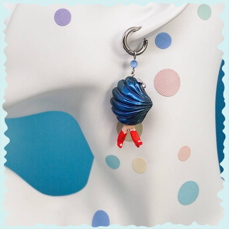 Fairy mini shy clam necklace and earring set in classic blue and red colors