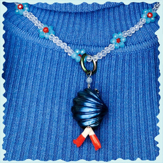 Fairy mini shy clam necklace and earring set in classic blue and red colors